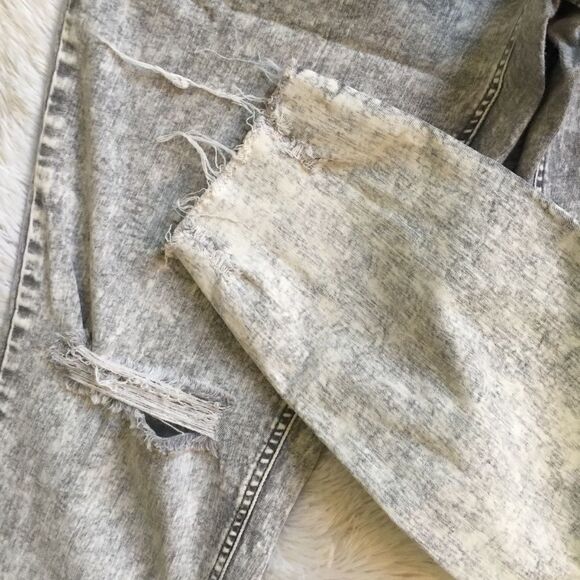 Fashion Nova Plus size Cloudy Sky’s Jeans - Picture 2 of 6